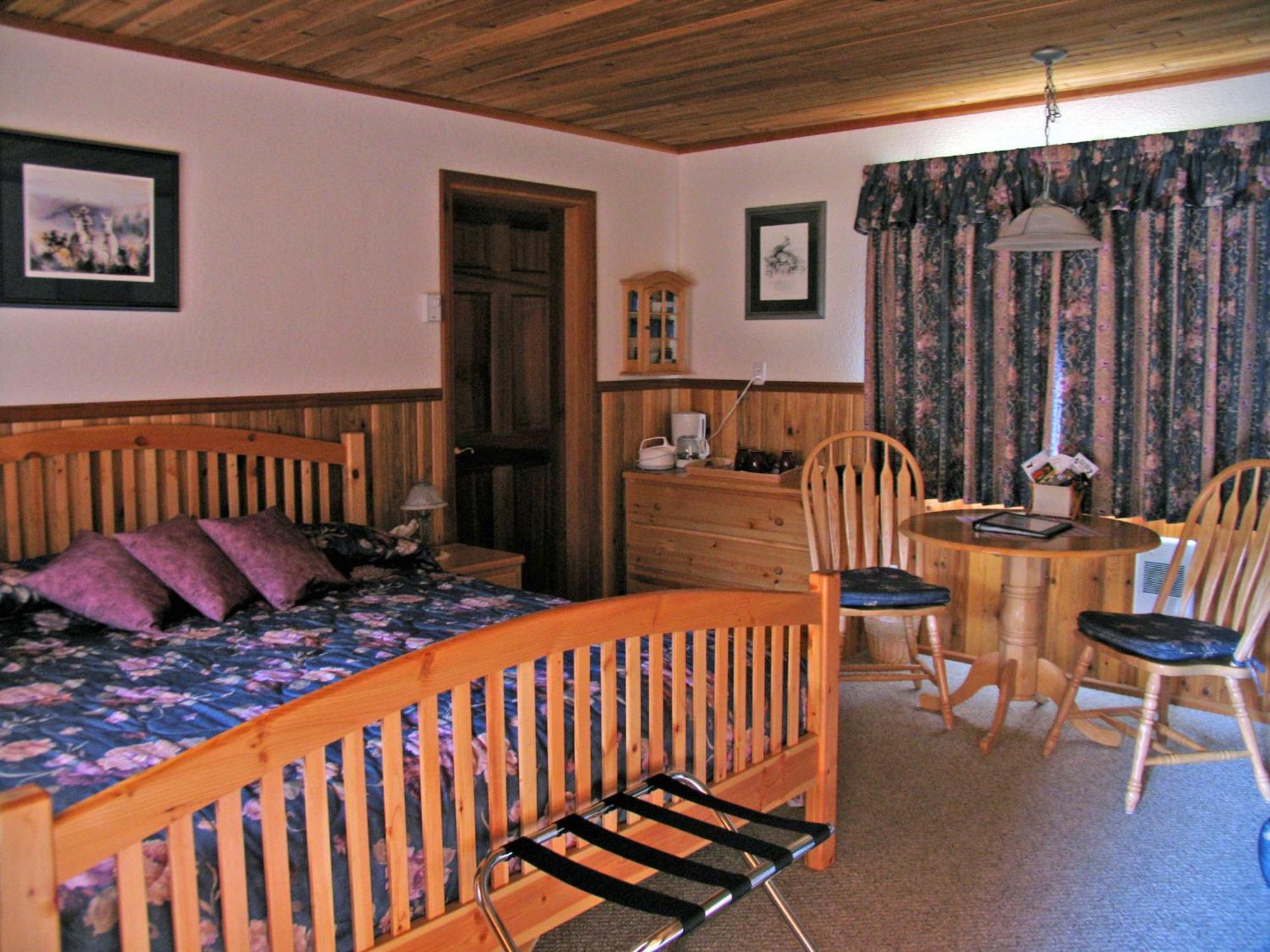 Blue Grouse Country Inn Clearwater Exterior photo